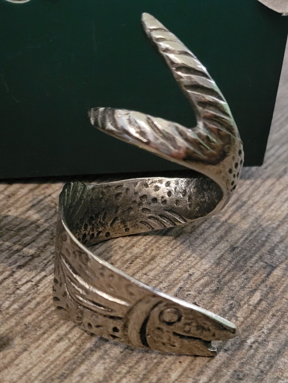 Williams Sonoma Sahil Swimming Fish Napkin Rings Antique Silver Finish Set of 4
